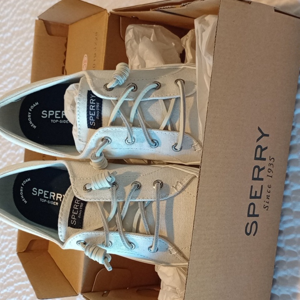 White Sperry - image 3